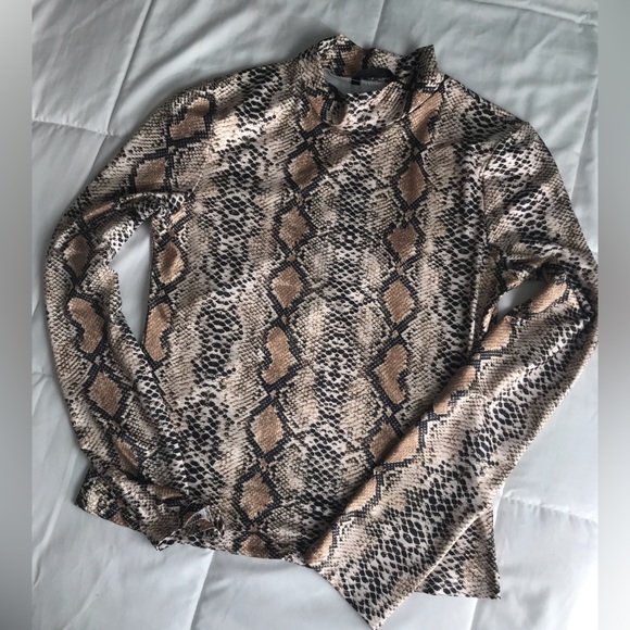 SHEIN Turtle Neck - Picture 6 of 8